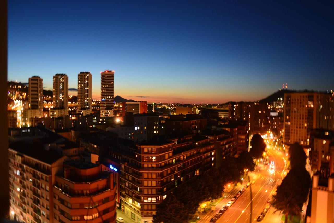 Superviews, Parking 24H Vigilado Incluido Y Netflix En Habitacion Independiente Con Bano Privado En Apartamento Particular, Francais&English Bilbao Exterior foto